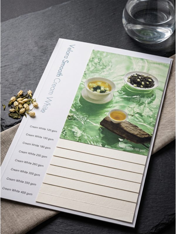 Crème / Ultra White Velora Smooth Cardstock
